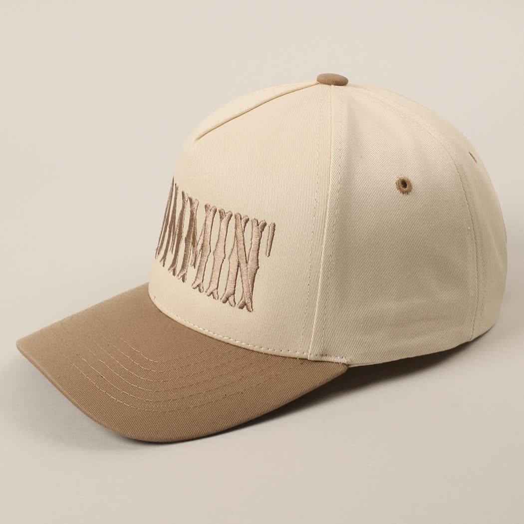 MOMMIN' Letter Embroidery Two-Tone Trucker Hat