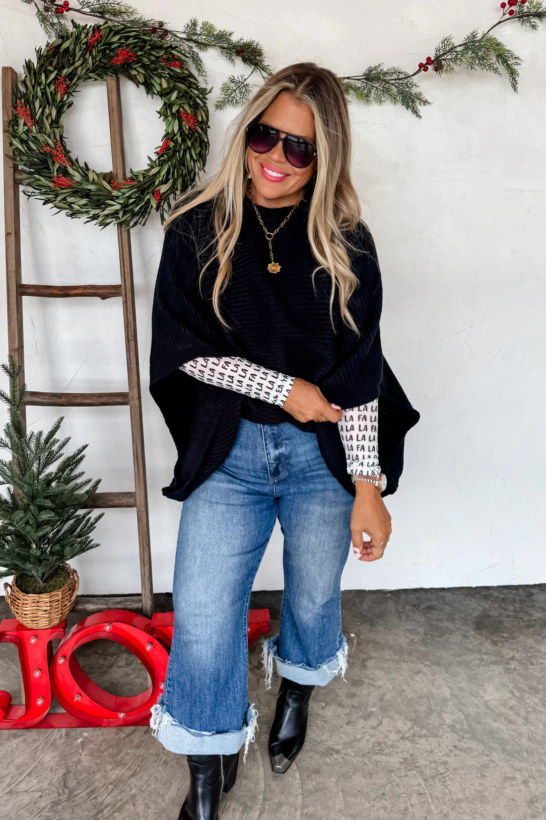 CHRISTMAS MEG PULLOVER PONCHO