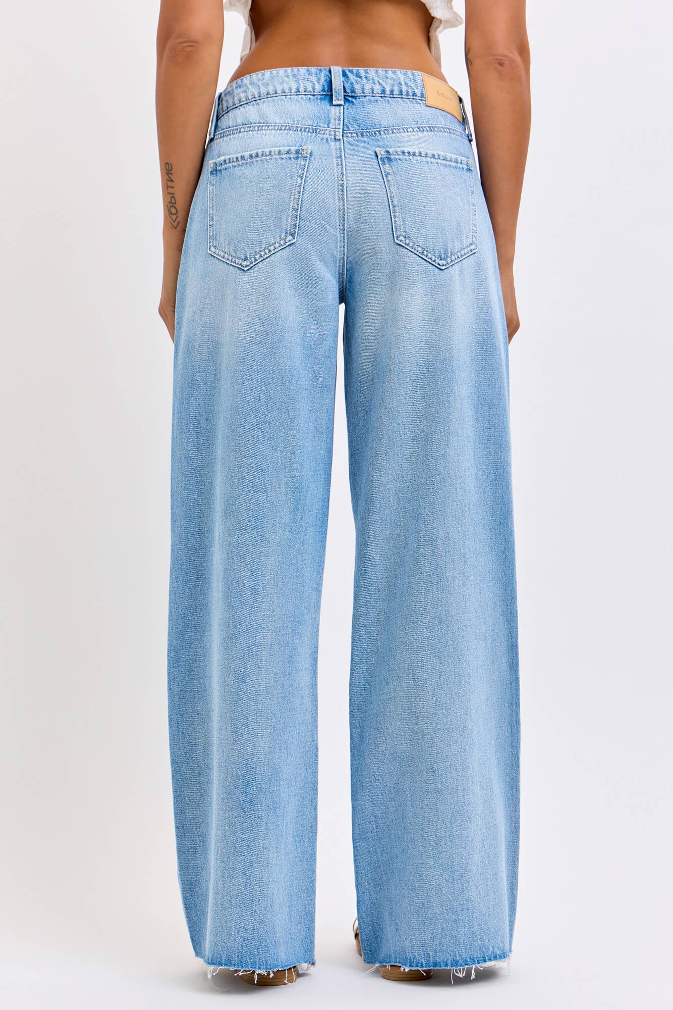 Low Rise Wide Leg Jean