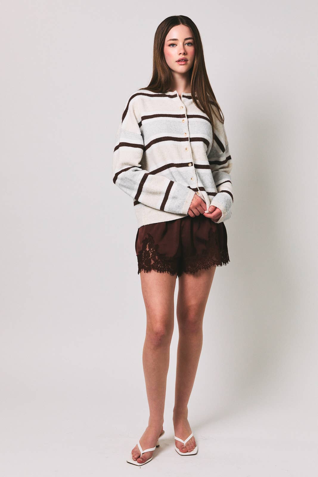 ELASTIC WAIST MID RISE LACE TRIM SHORTS