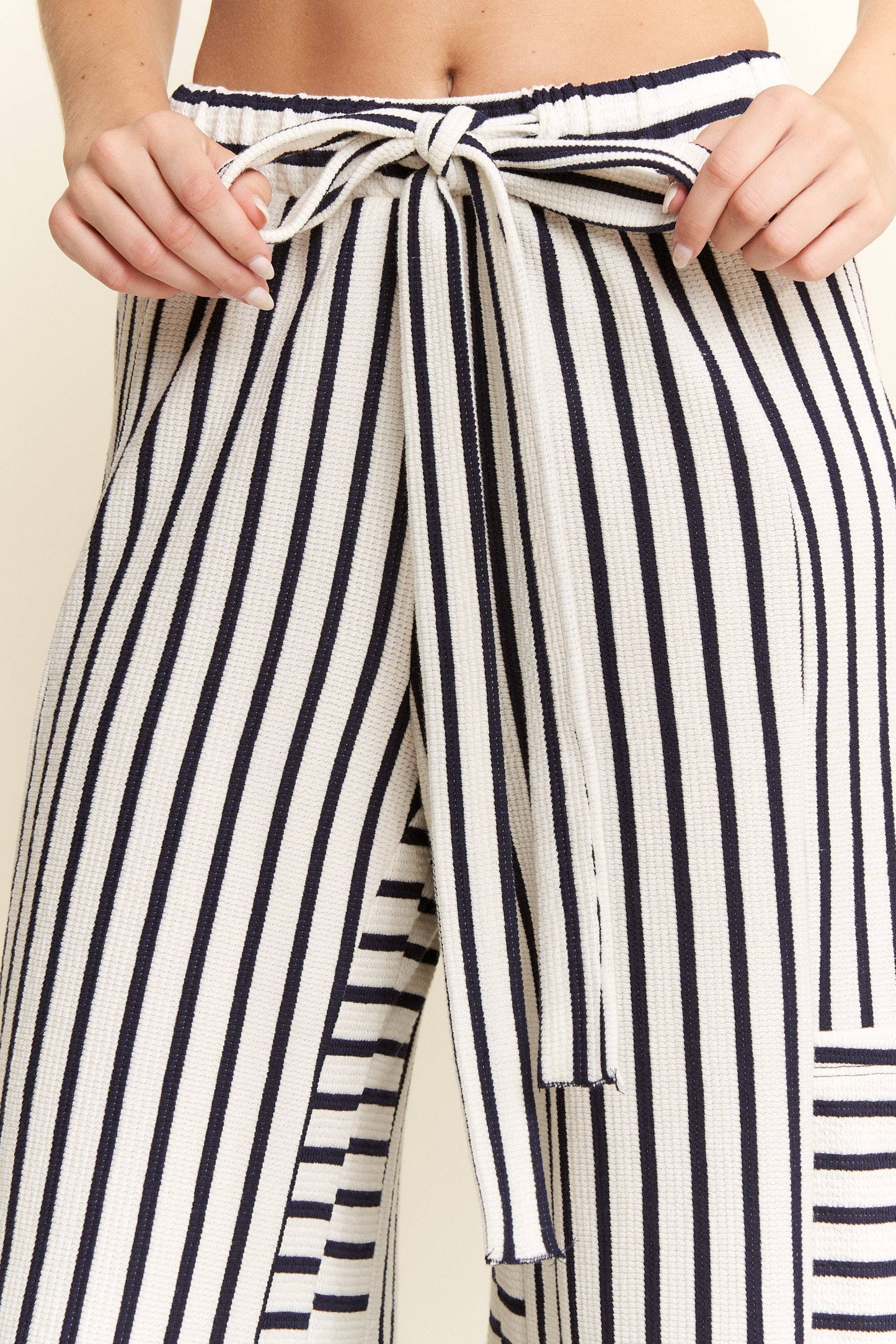 STRIPE WIDE LEG PANTS