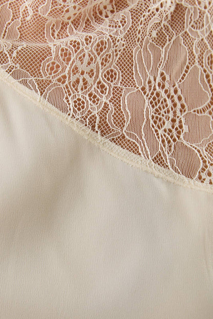 LACE DETAIL SLEEVELESS TOP