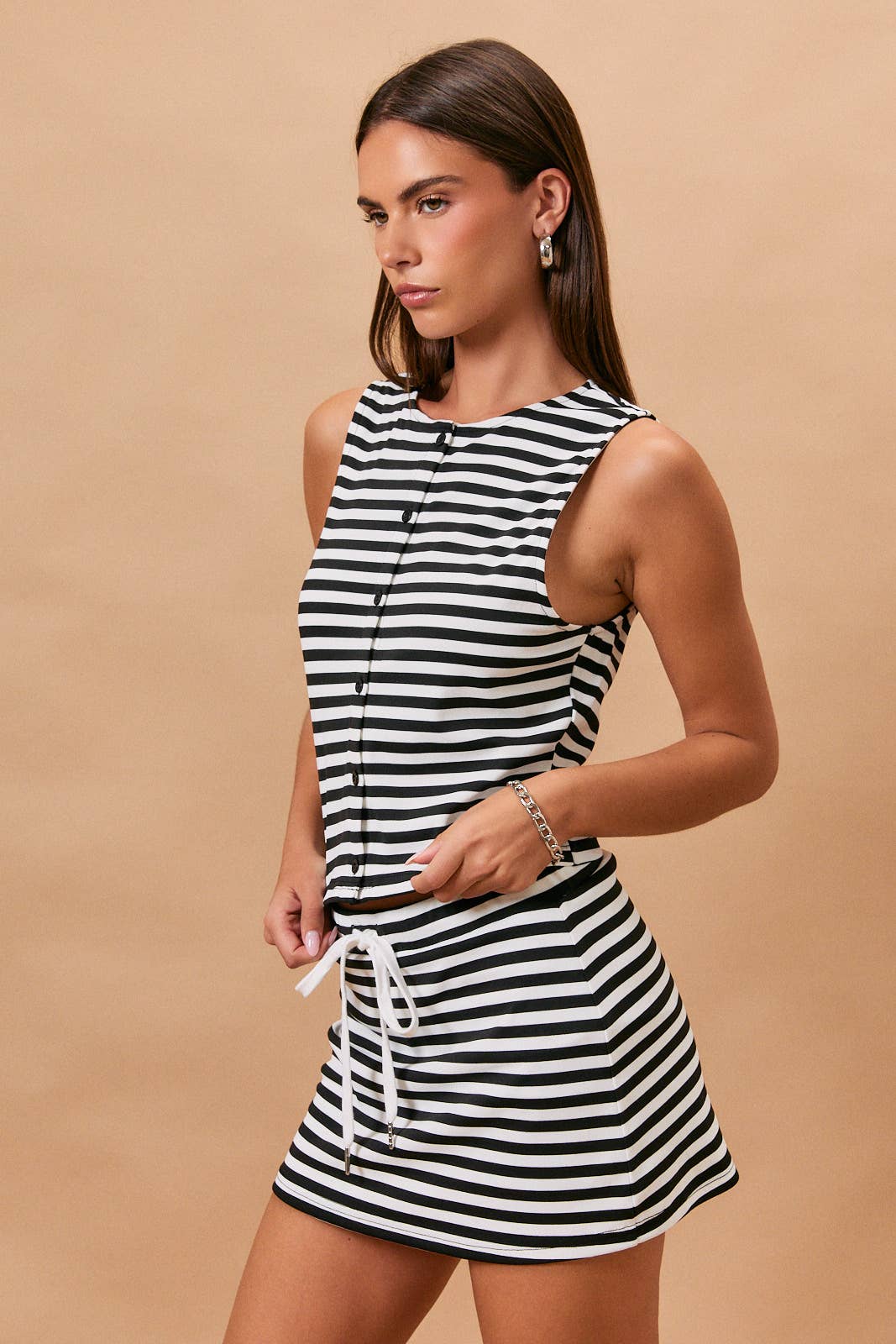 HIGH NECK STRIPE TOP