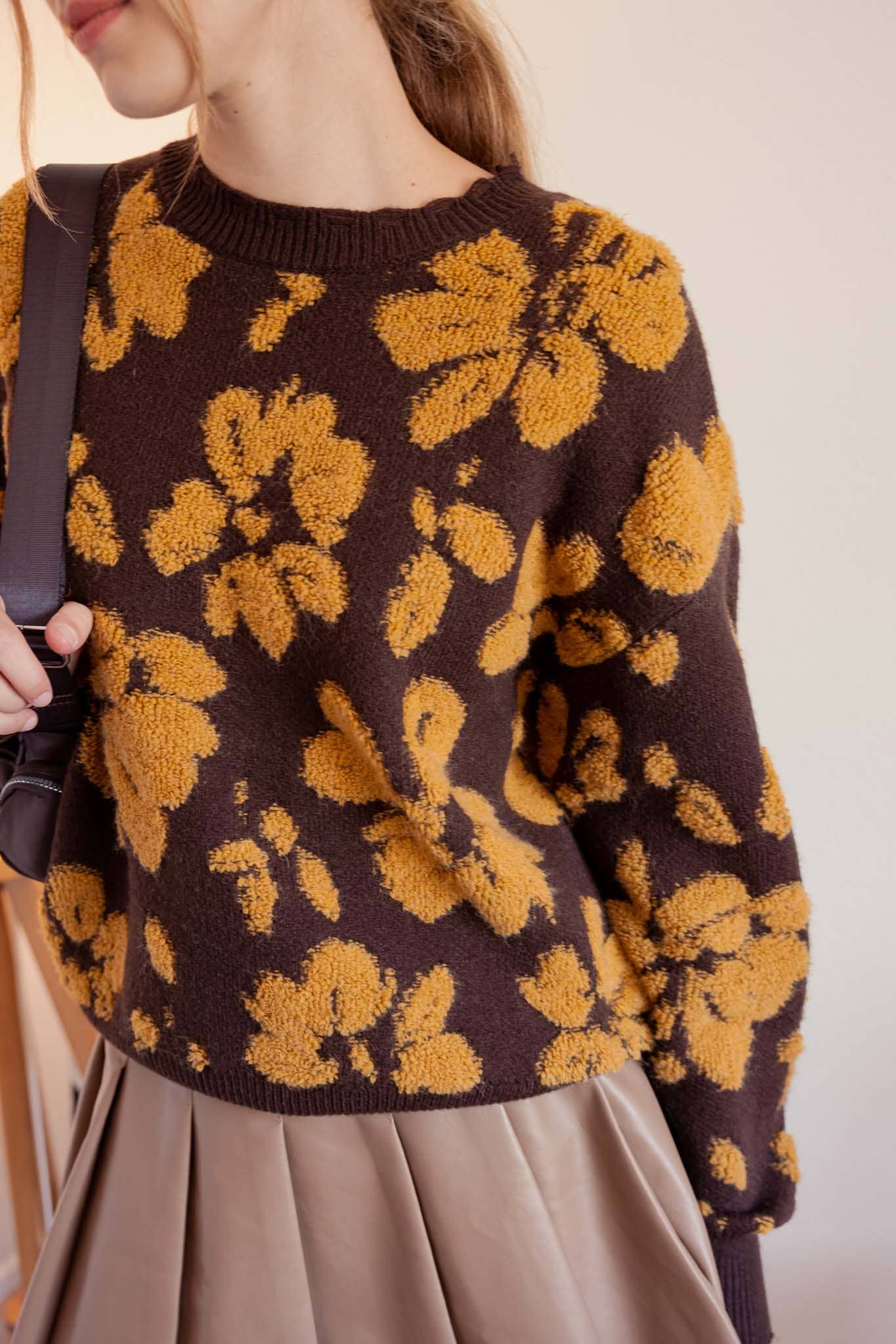 FLORAL DISTRESSED SWEATER