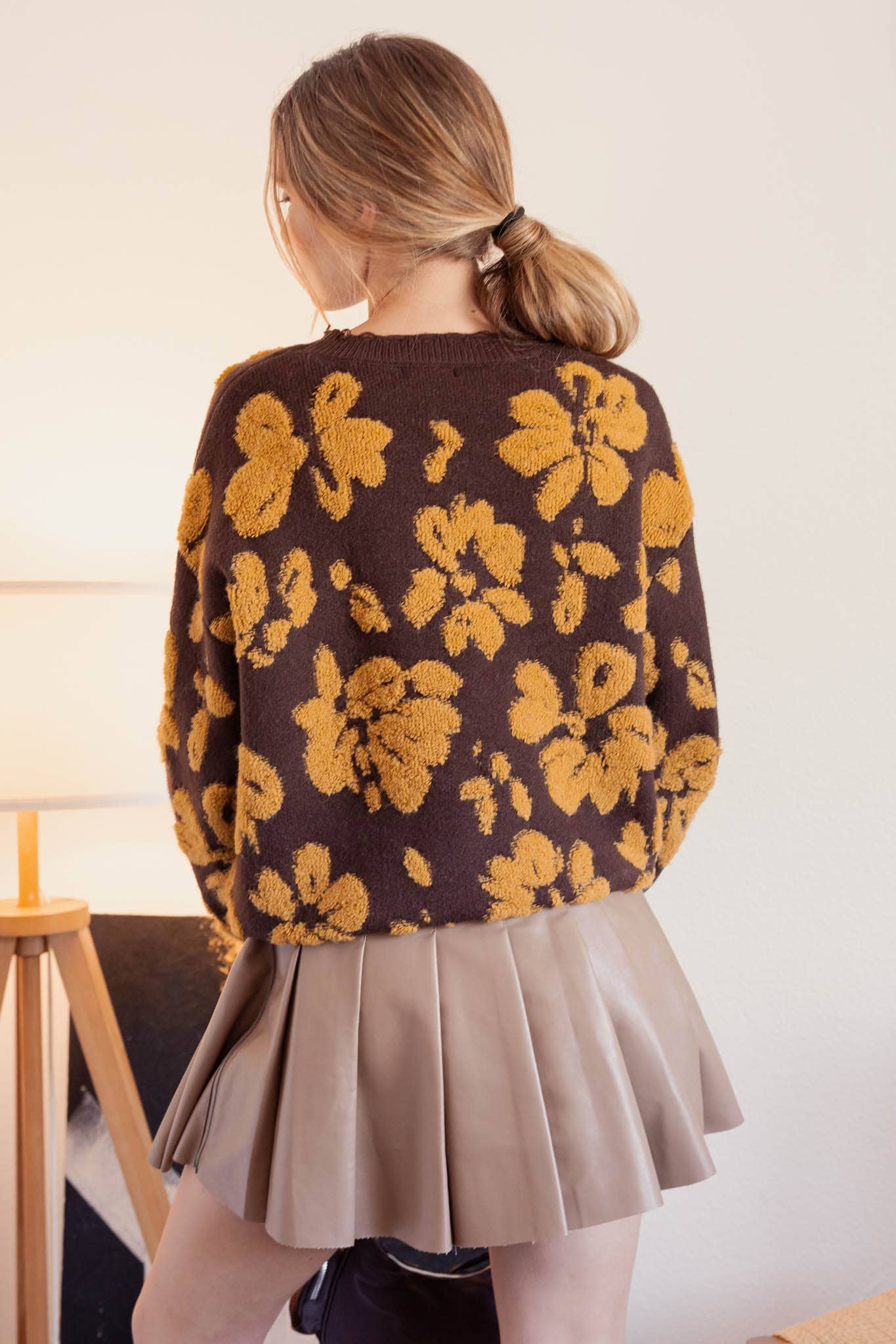 FLORAL DISTRESSED SWEATER