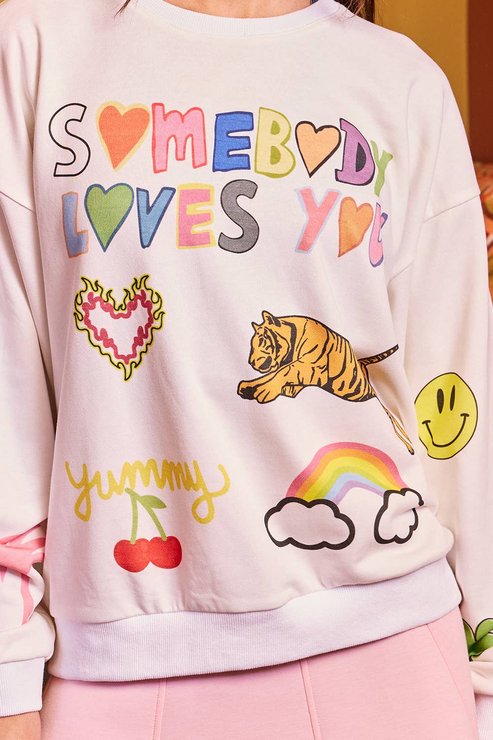 Somebody Loves You' Graphic Sweatshirts