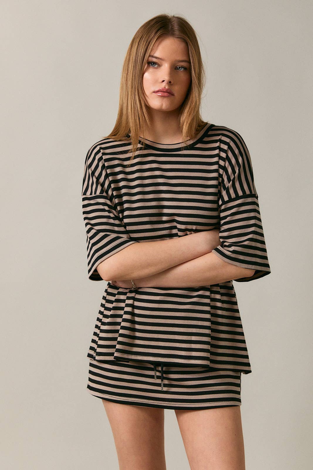 SHORT SLEEVE ROUND NECK OVERSIZED STRIPE T-SHIRT