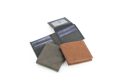 Bi-Fold Leather Wallet with Top Flap 15714