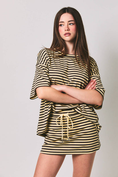 SHORT SLEEVE ROUND NECK OVERSIZED STRIPE T-SHIRT
