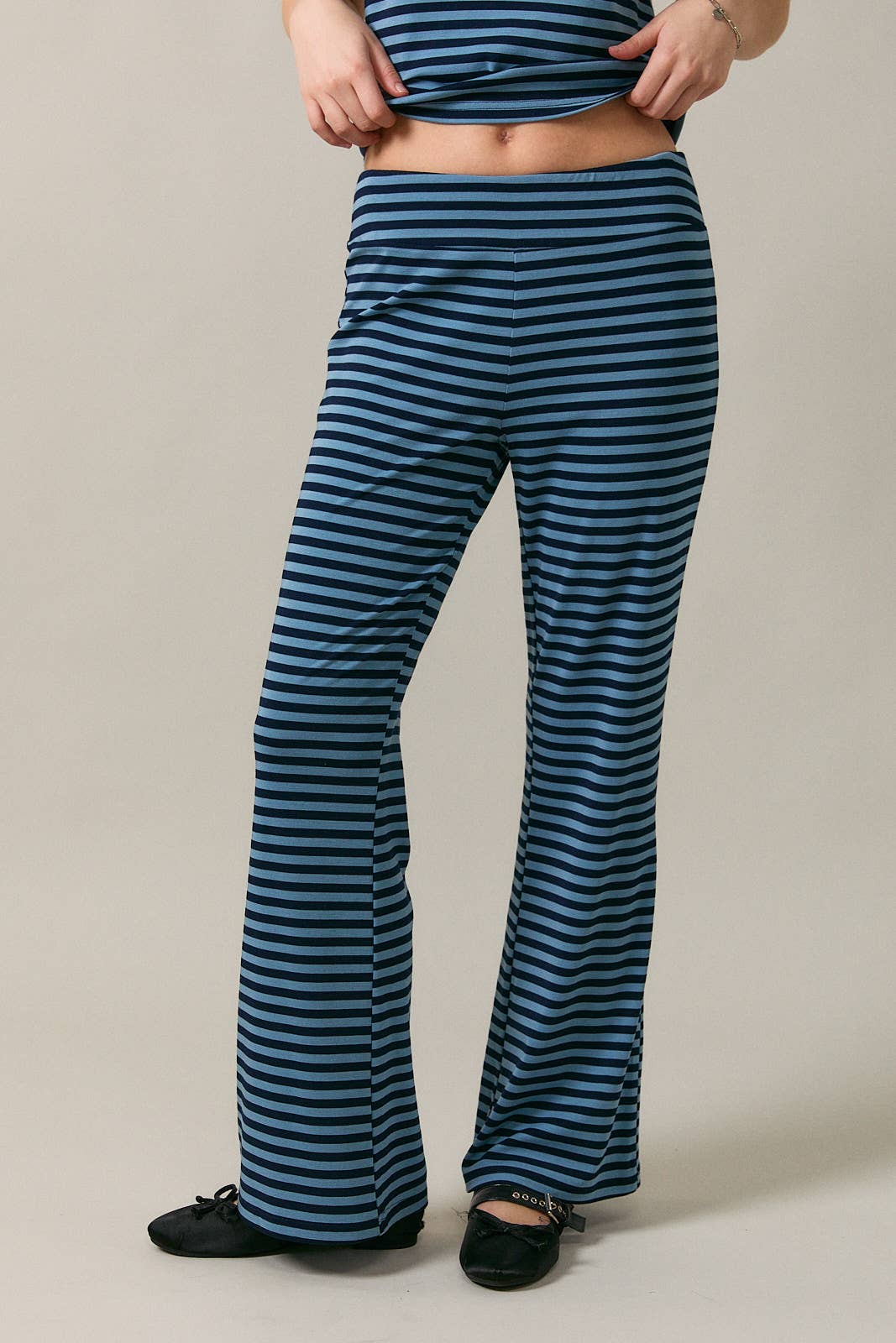MID RISE WIDE LEG STRIPE PANTS