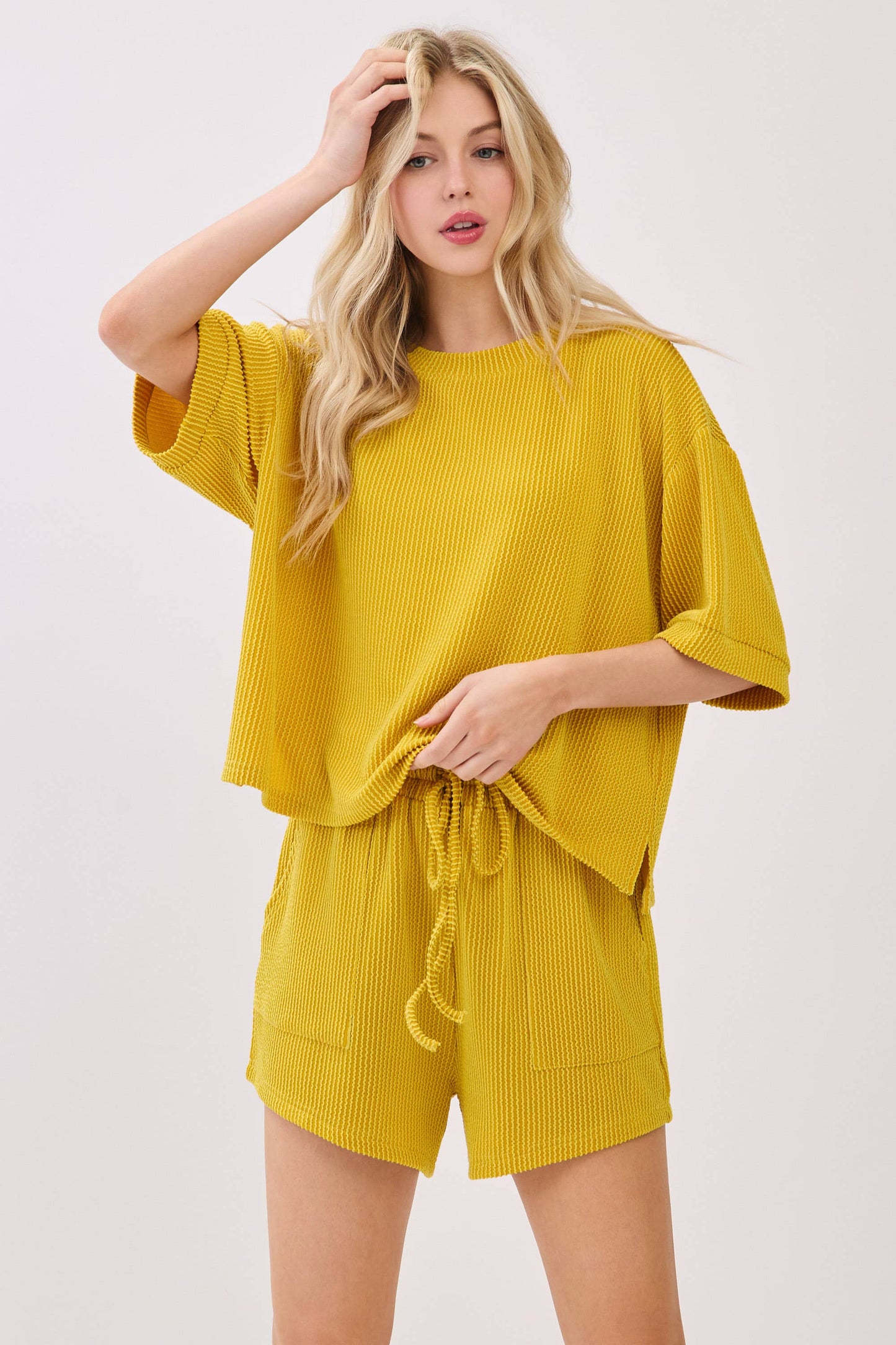 RIBBED ROUND NECK TOP AND SHORTS SET