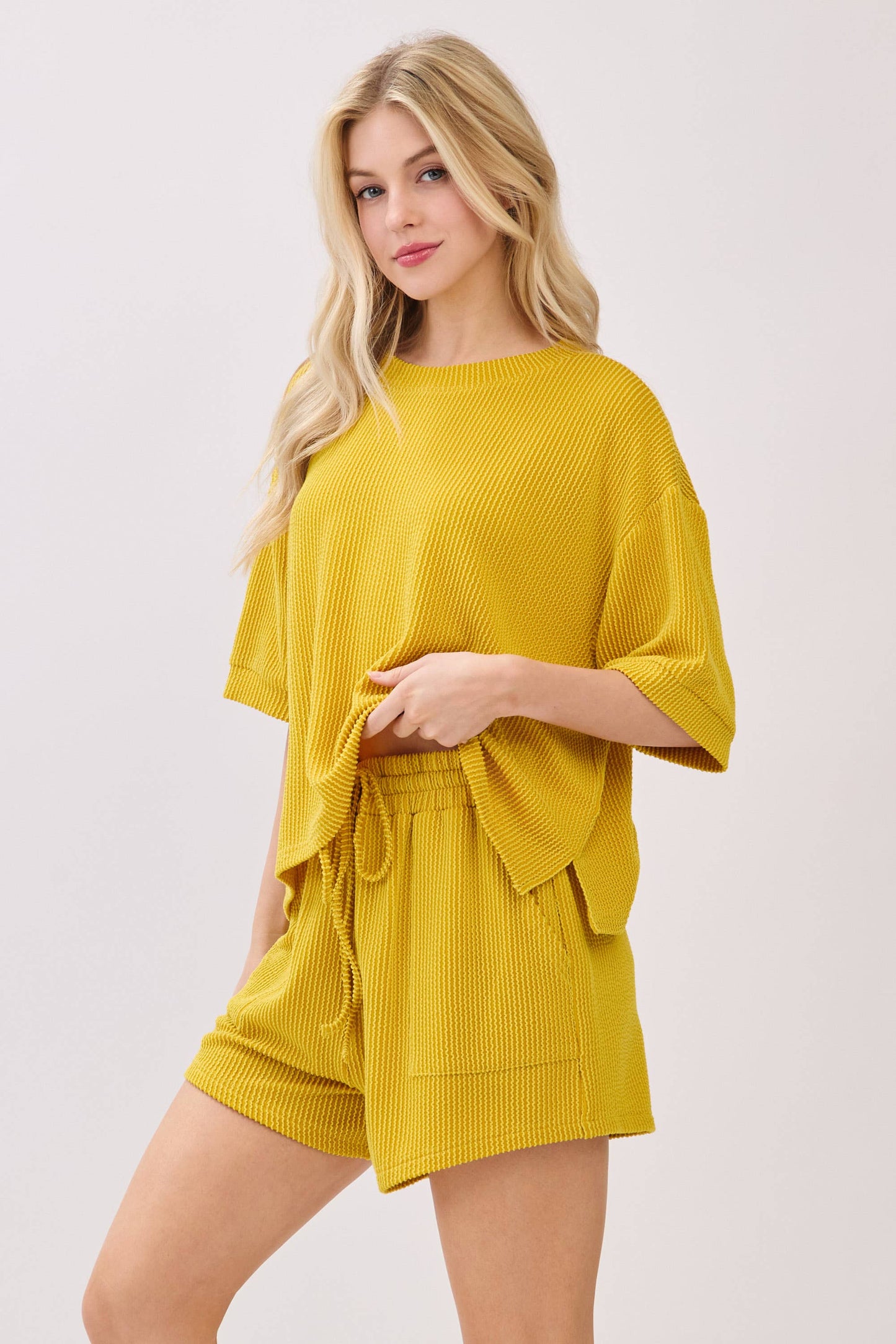 RIBBED ROUND NECK TOP AND SHORTS SET
