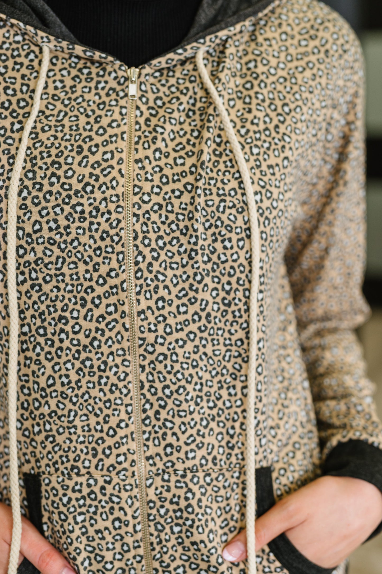 Call of the Wild Contrast Trim Zip Up