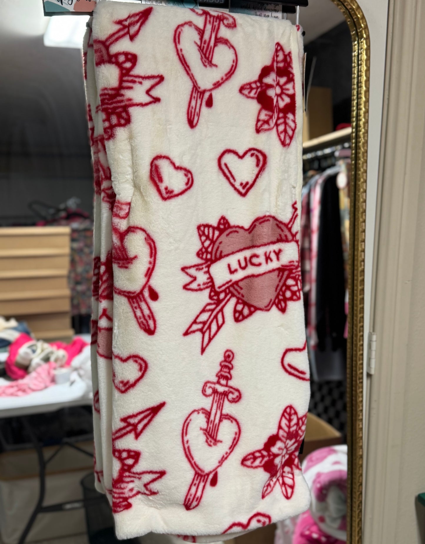 Lucky love plush blanket