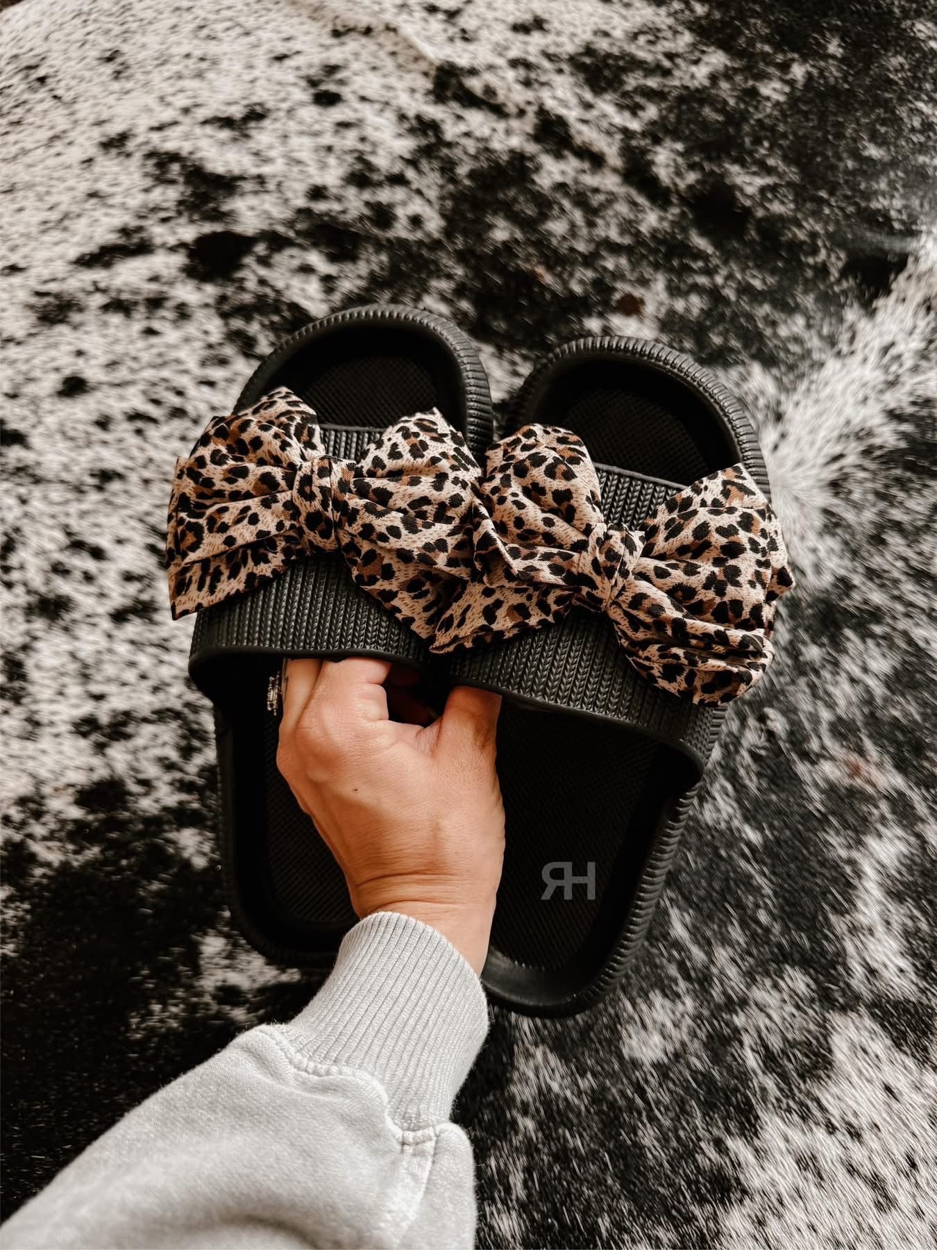 Leopard Bow Slides