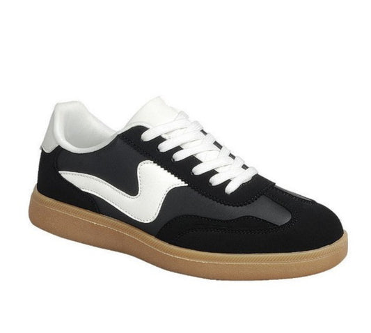 Black/White Sneakers