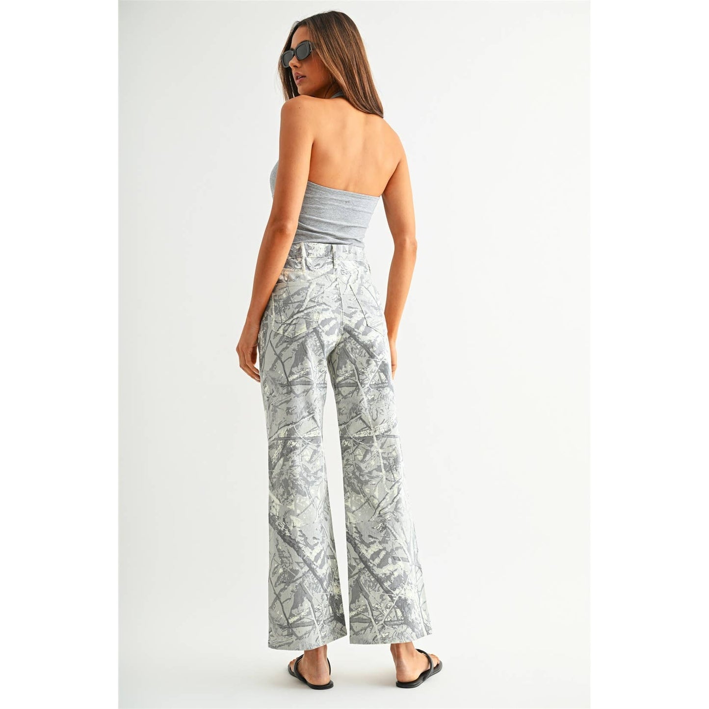 HIGH-RISE WIDE LEG PRINTED JEANS