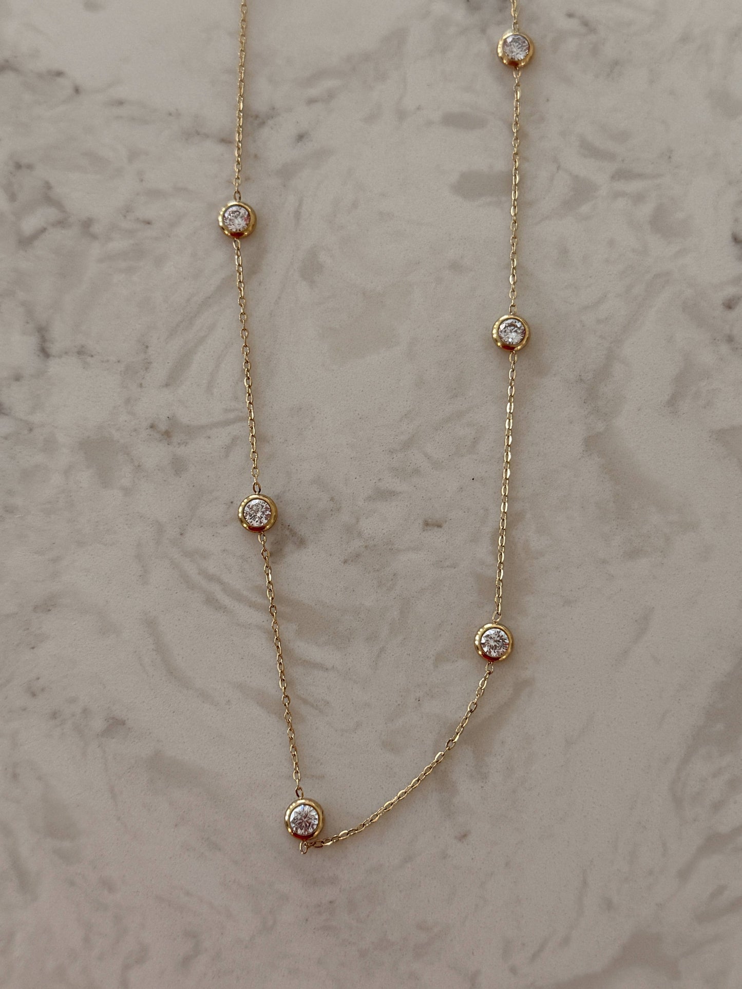 Chansutt DAINTY DIAMOND NECKLACE