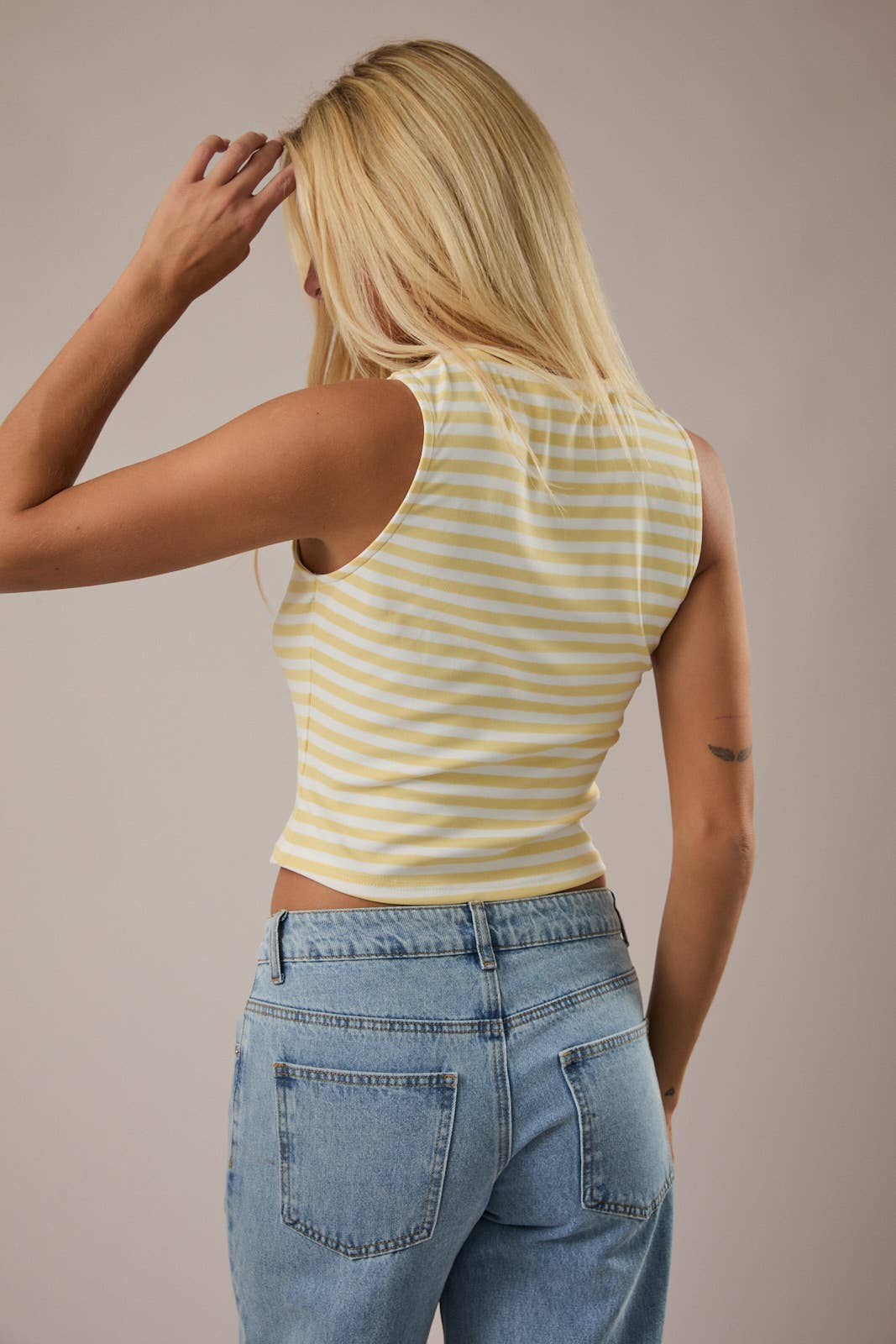 HIGH NECK STRIPE TOP
