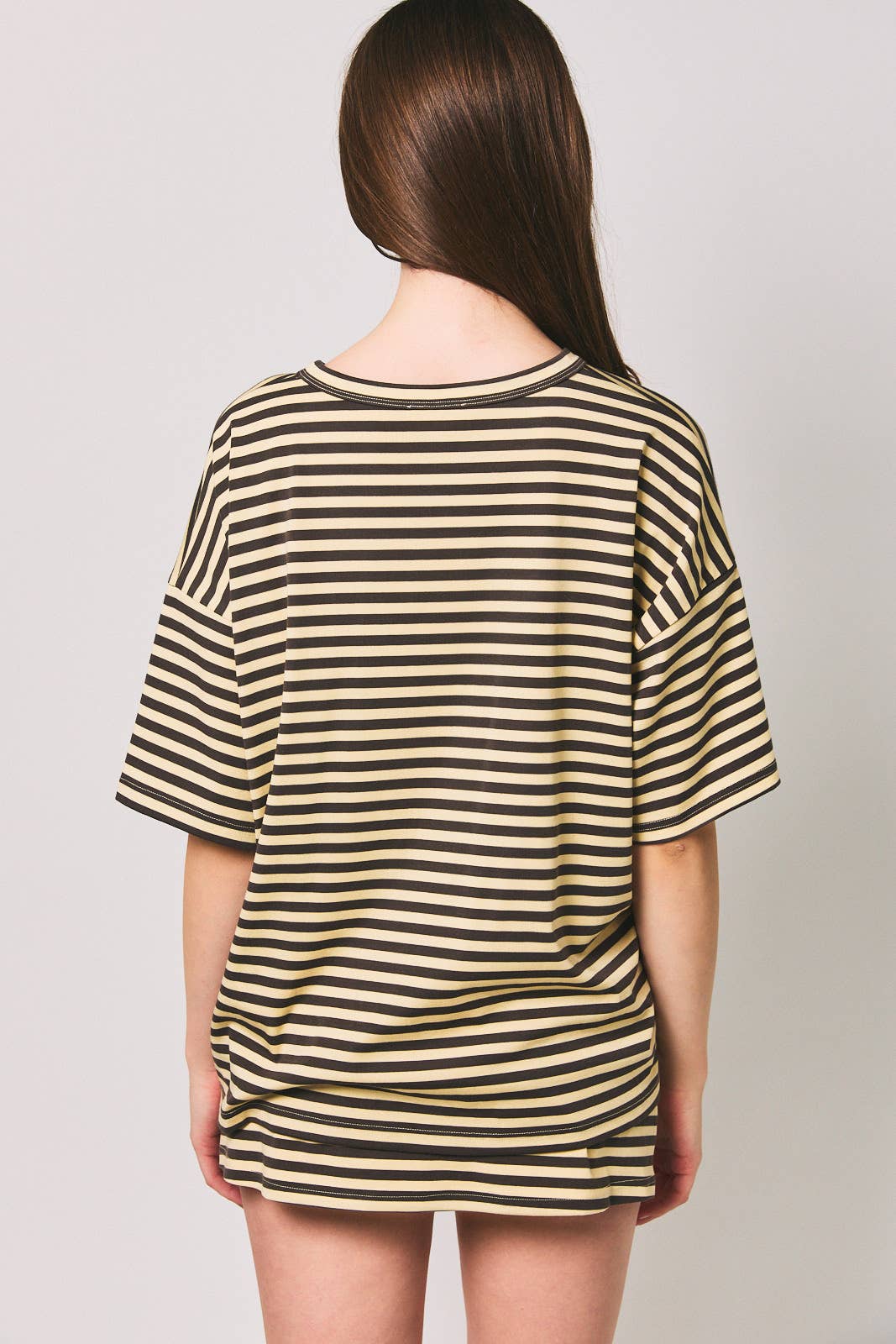 SHORT SLEEVE ROUND NECK OVERSIZED STRIPE T-SHIRT