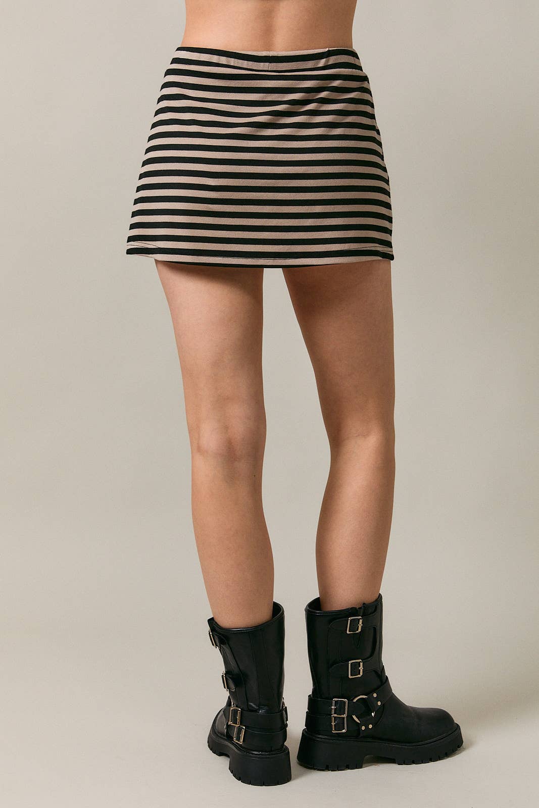 MID RISE SKORT