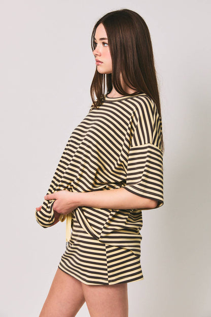 SHORT SLEEVE ROUND NECK OVERSIZED STRIPE T-SHIRT
