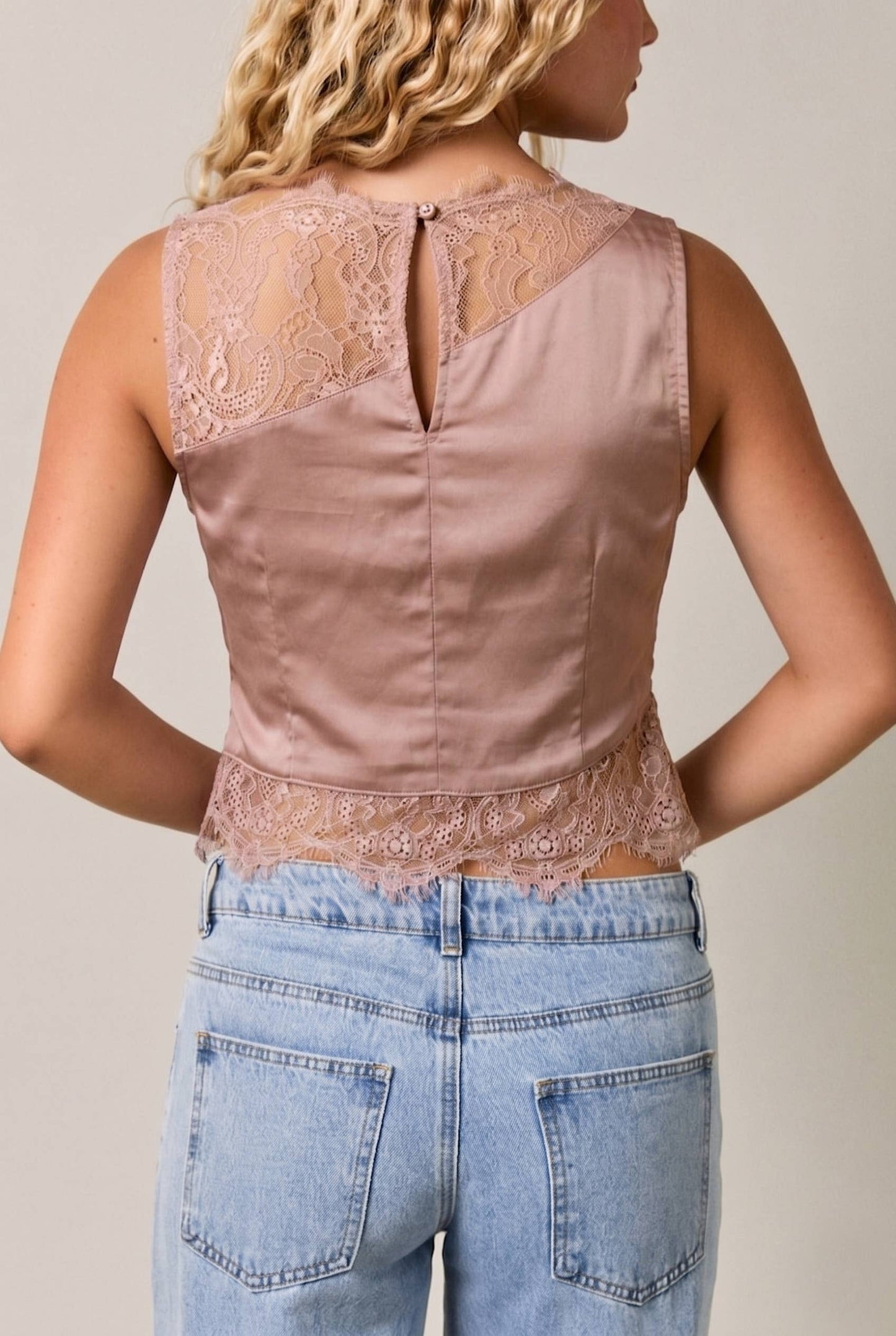 LACE DETAIL SLEEVELESS TOP