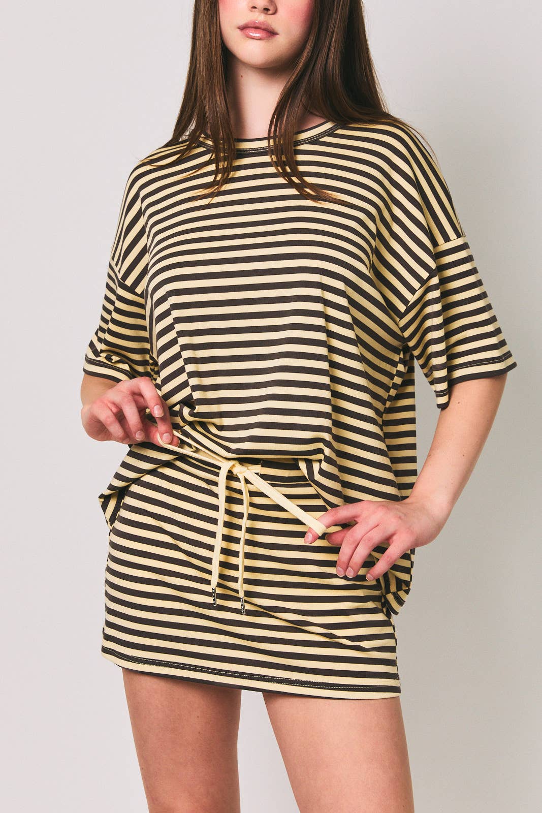 SHORT SLEEVE ROUND NECK OVERSIZED STRIPE T-SHIRT